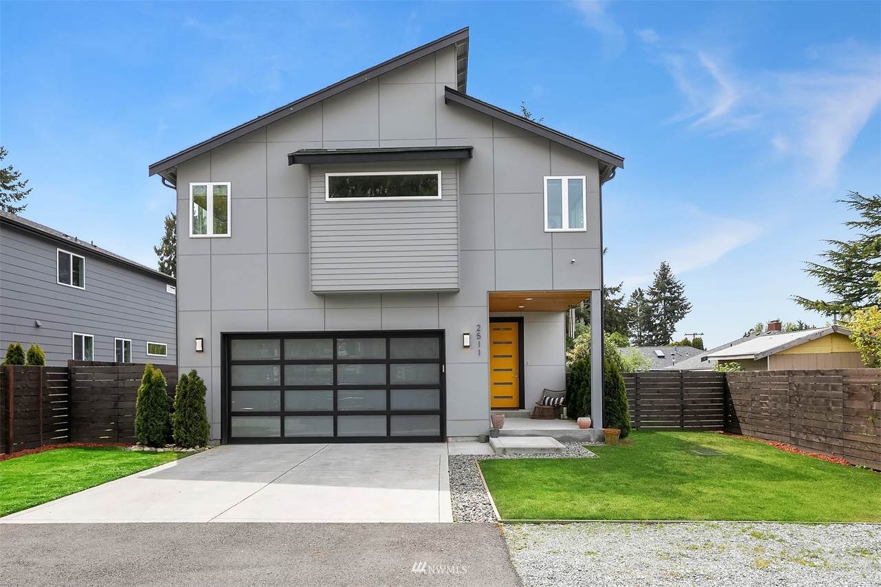 2511 Roxbury Street - Photo 1