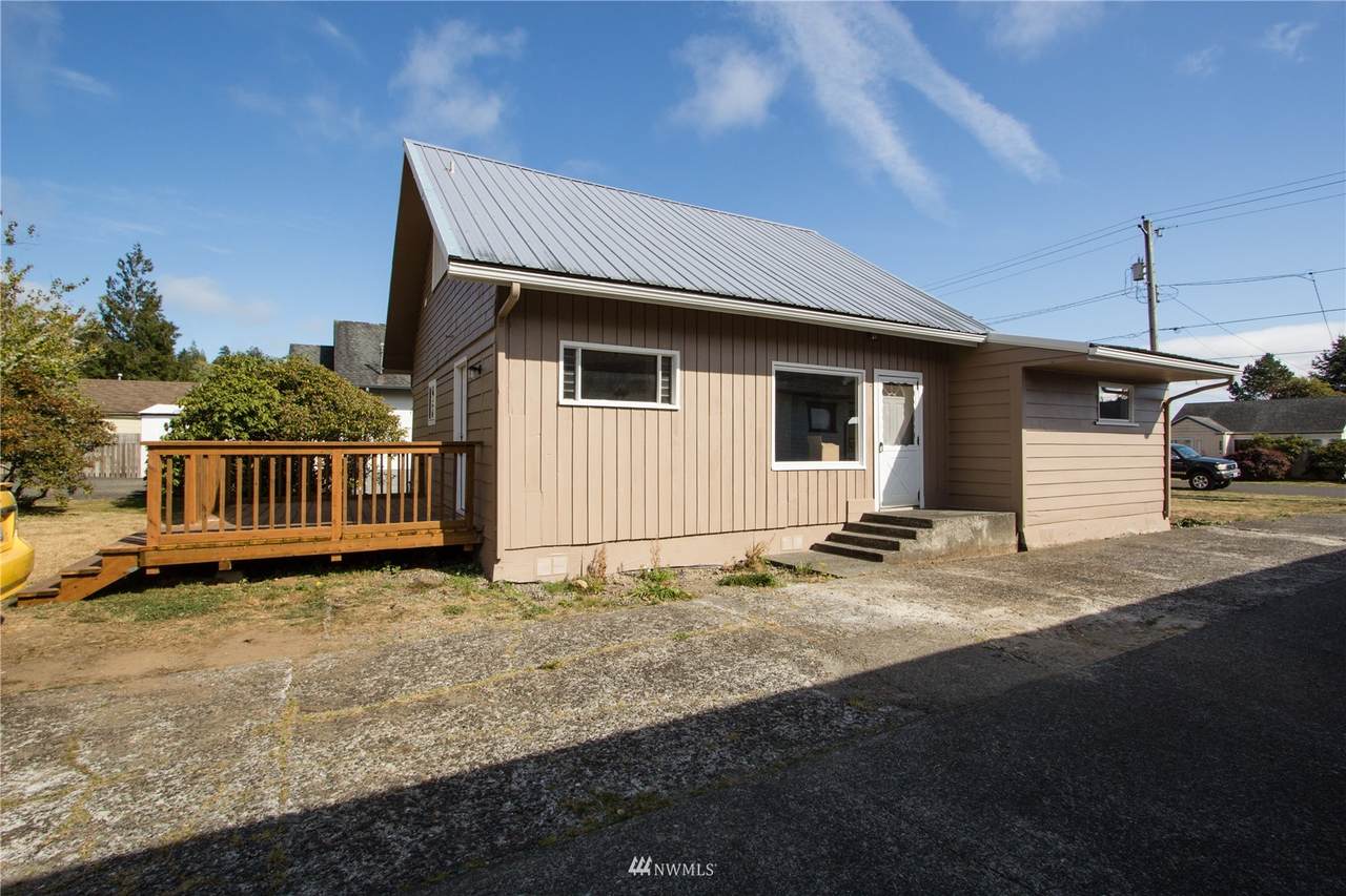 217 Chenault Avenue - Photo 1