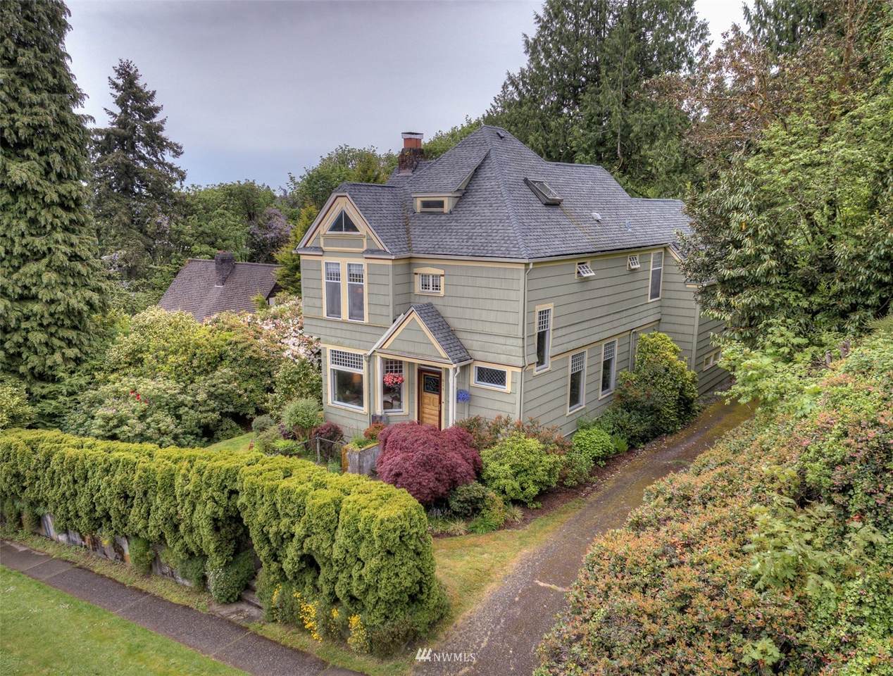 811 4th Avenue - Photo 1