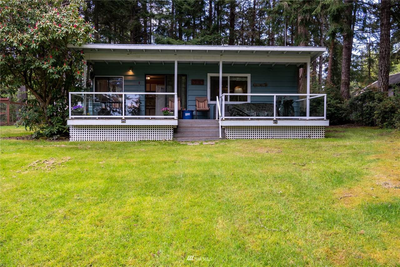 207 Herron Boulevard - Photo 1
