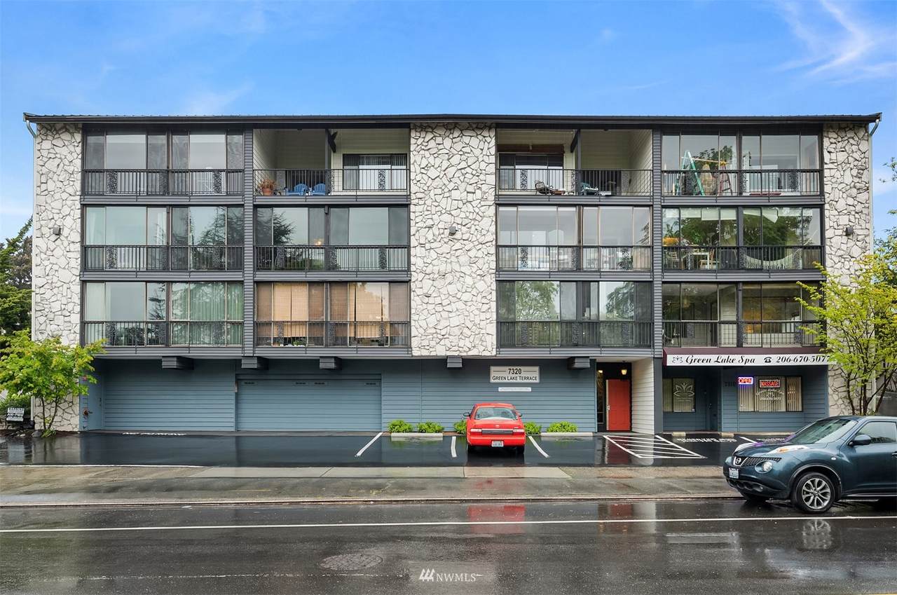 7320 Green Lake Drive - Photo 1
