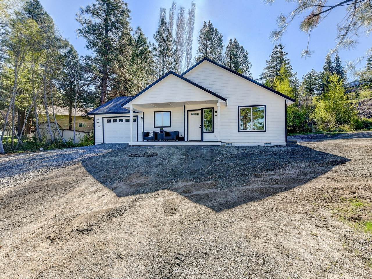 1720 Twin Lakes Road - Photo 1