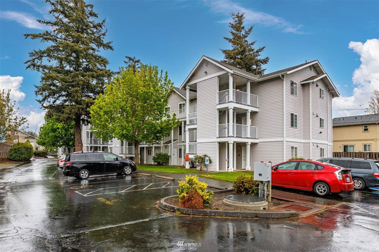 2711 Maplewood Avenue - Photo 1