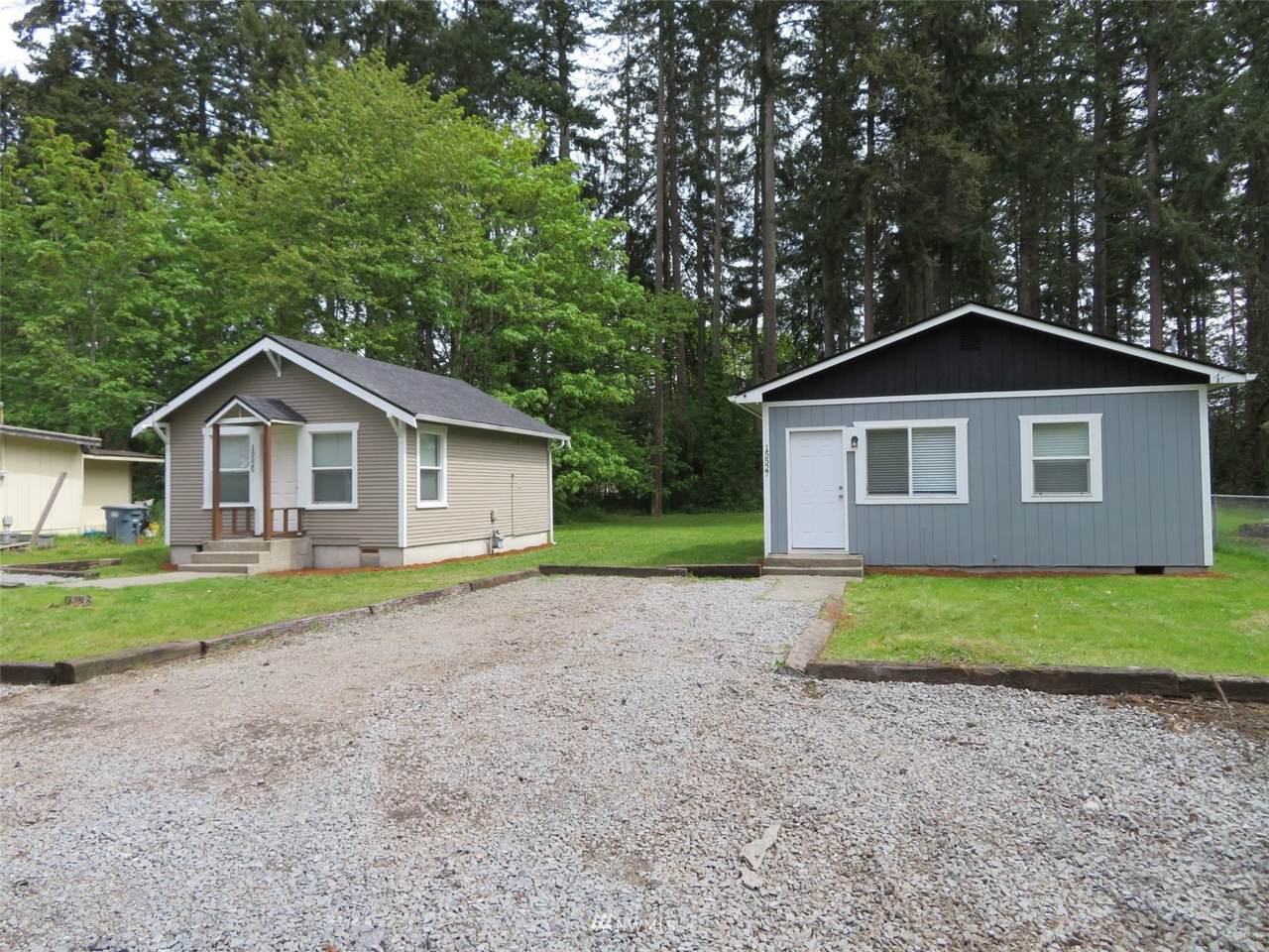 15525 Grant Avenue - Photo 1