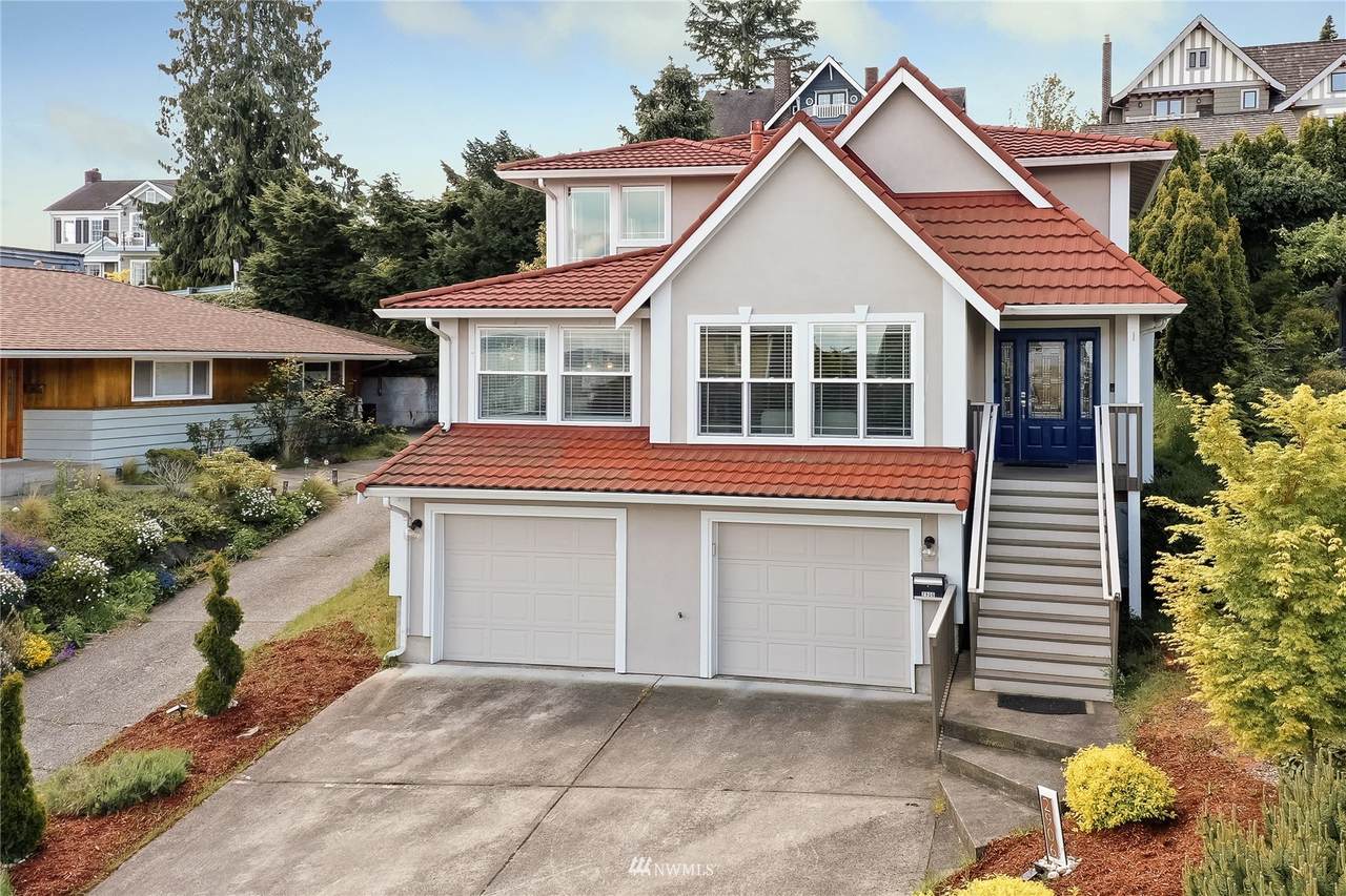 2906 30th Street - Photo 1