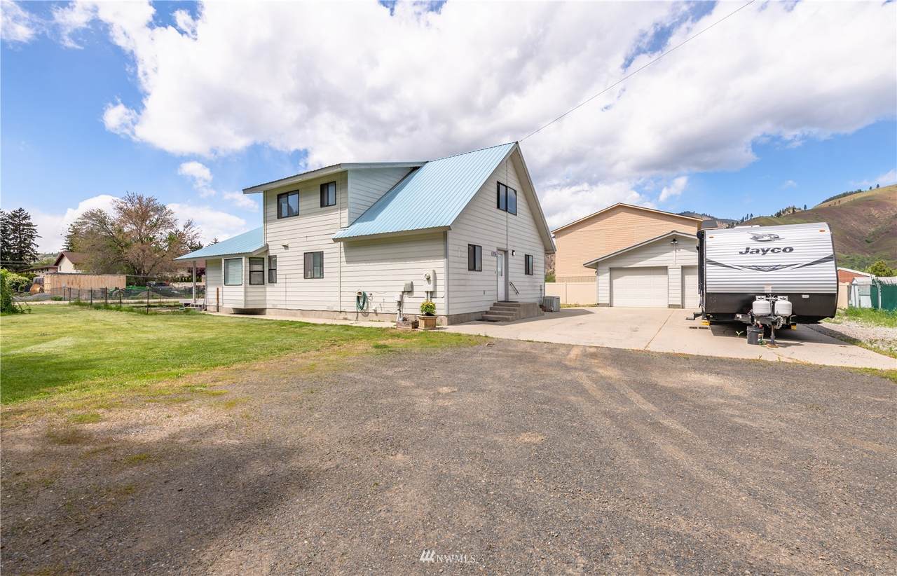 915 B Pioneer Ave - Photo 1
