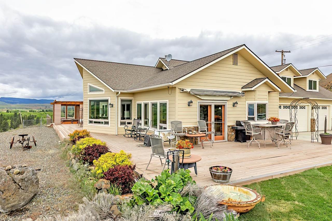 10097 Hwy 10 - Photo 1