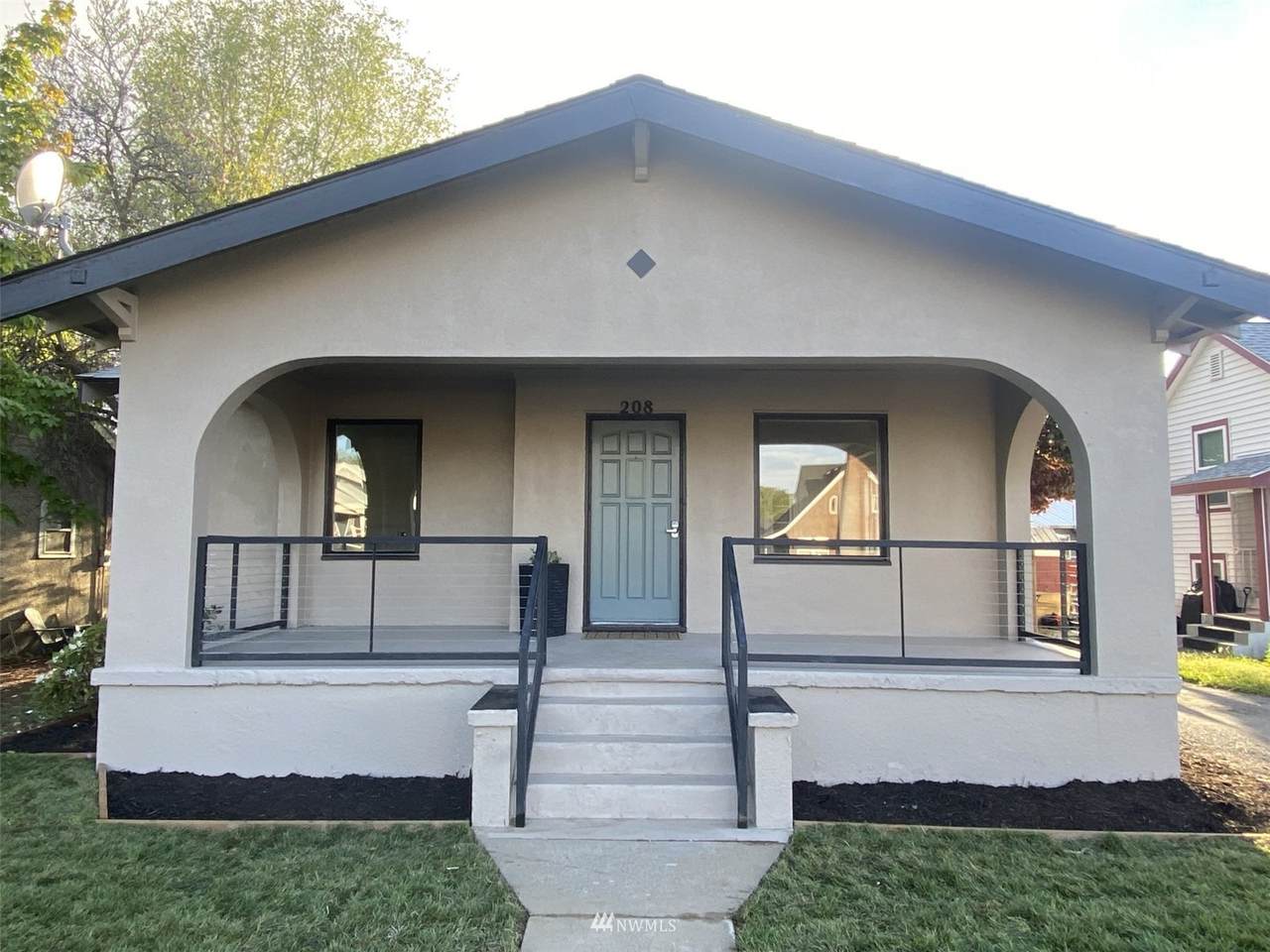 208 Ash Street - Photo 1