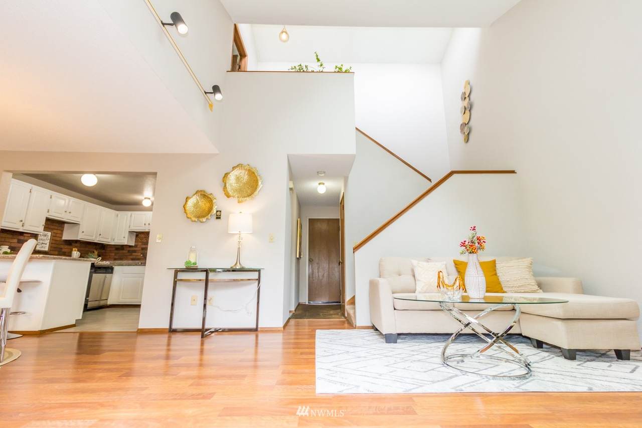 19112 Ballinger Way - Photo 1