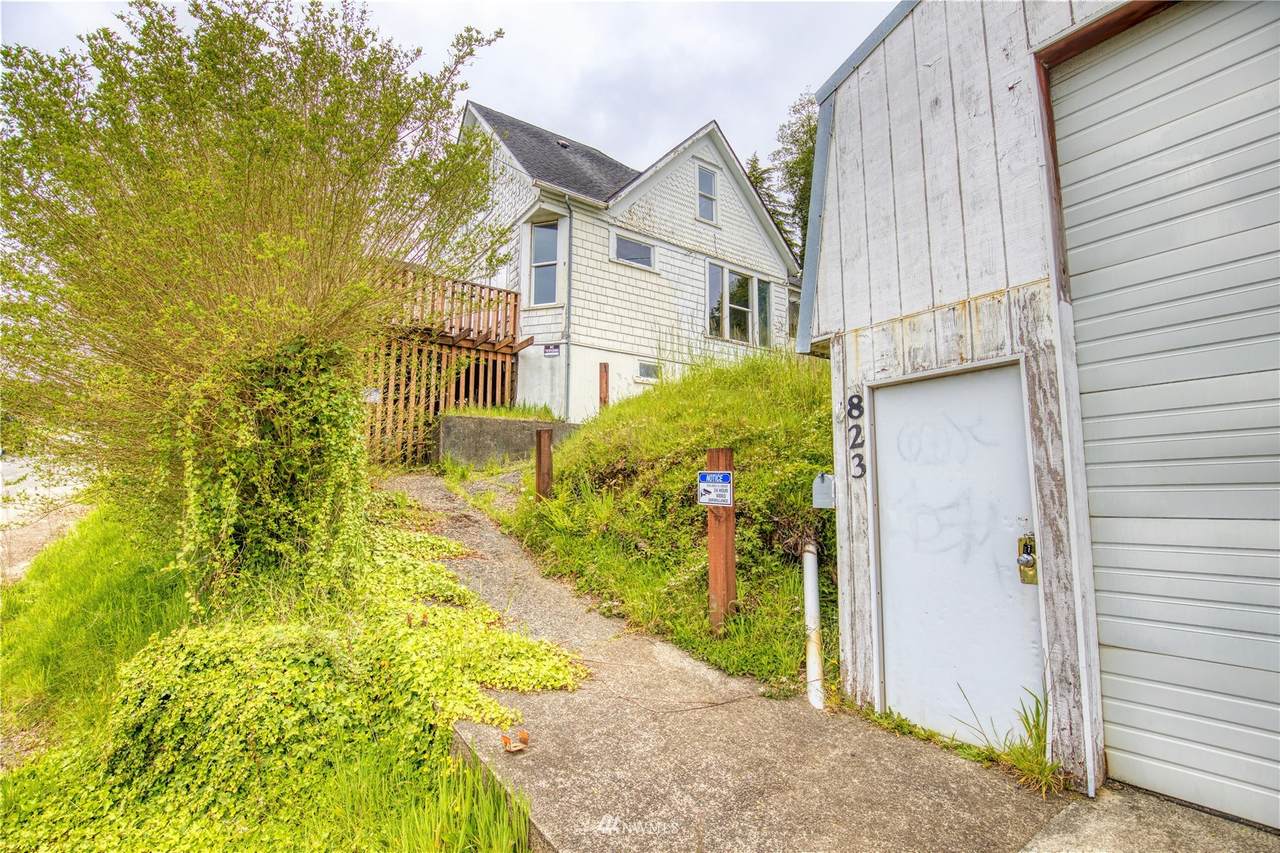 823 Hill Avenue - Photo 1