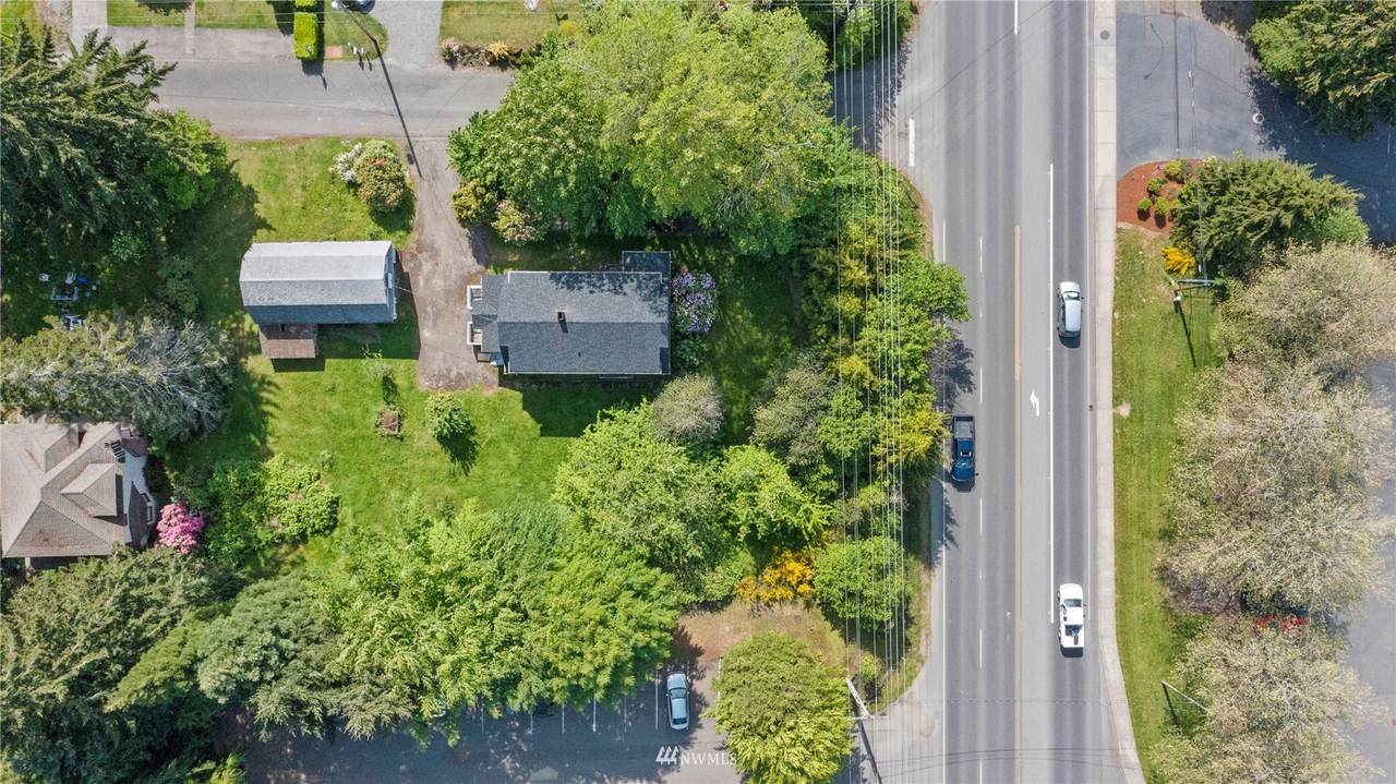 1611 Roosevelt Avenue - Photo 1