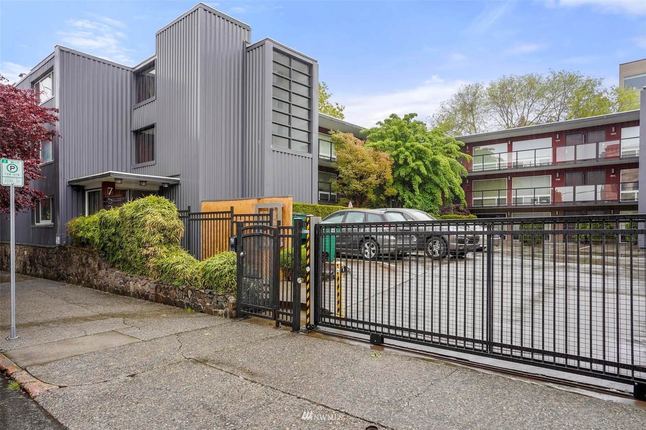 752 Bellevue Avenue - Photo 1