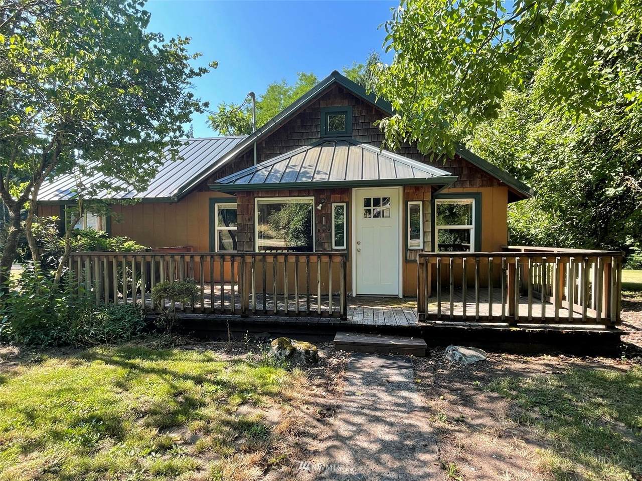 1364 Silverbrook Road - Photo 1