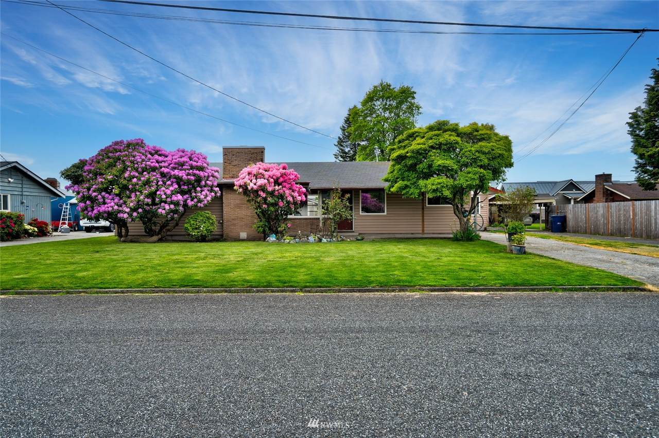 12036 Country Lane - Photo 1