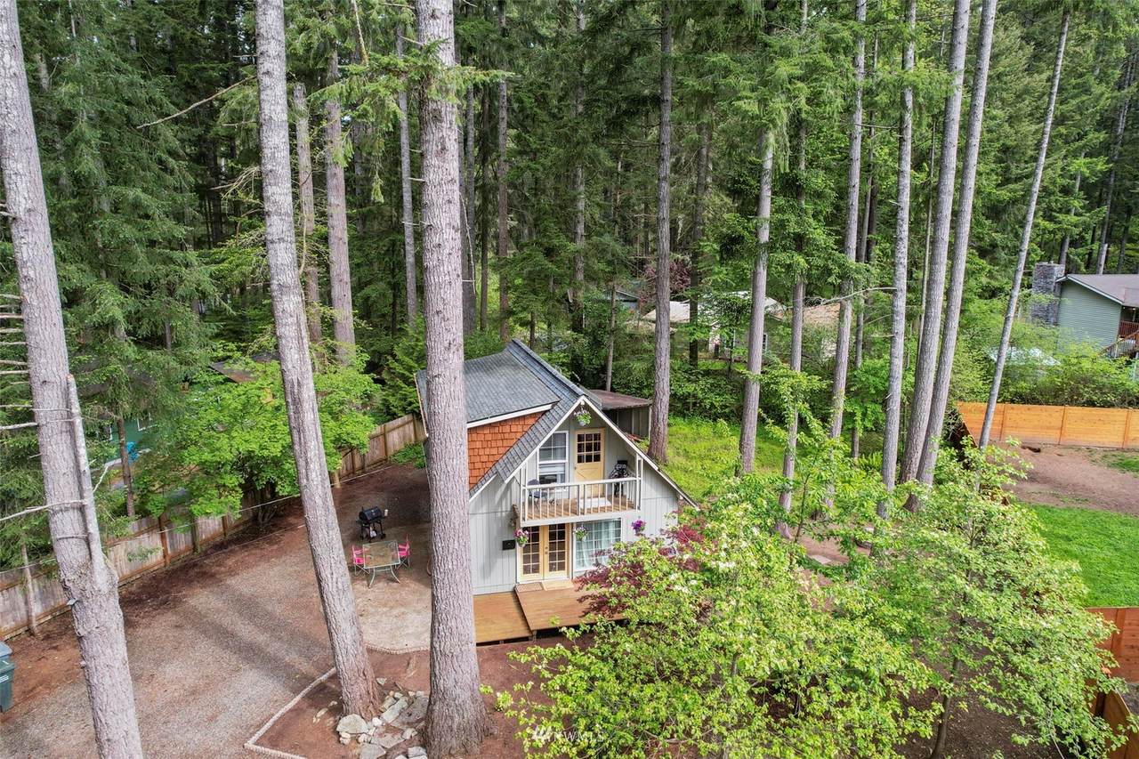 14713 Holiday Drive - Photo 1