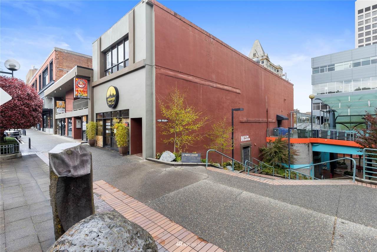 1125 Broadway - Photo 1