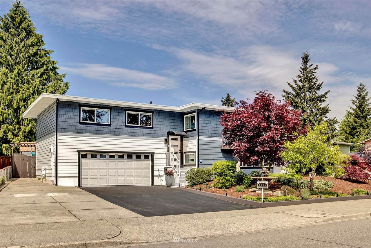 1825 Anacortes Avenue - Photo 1