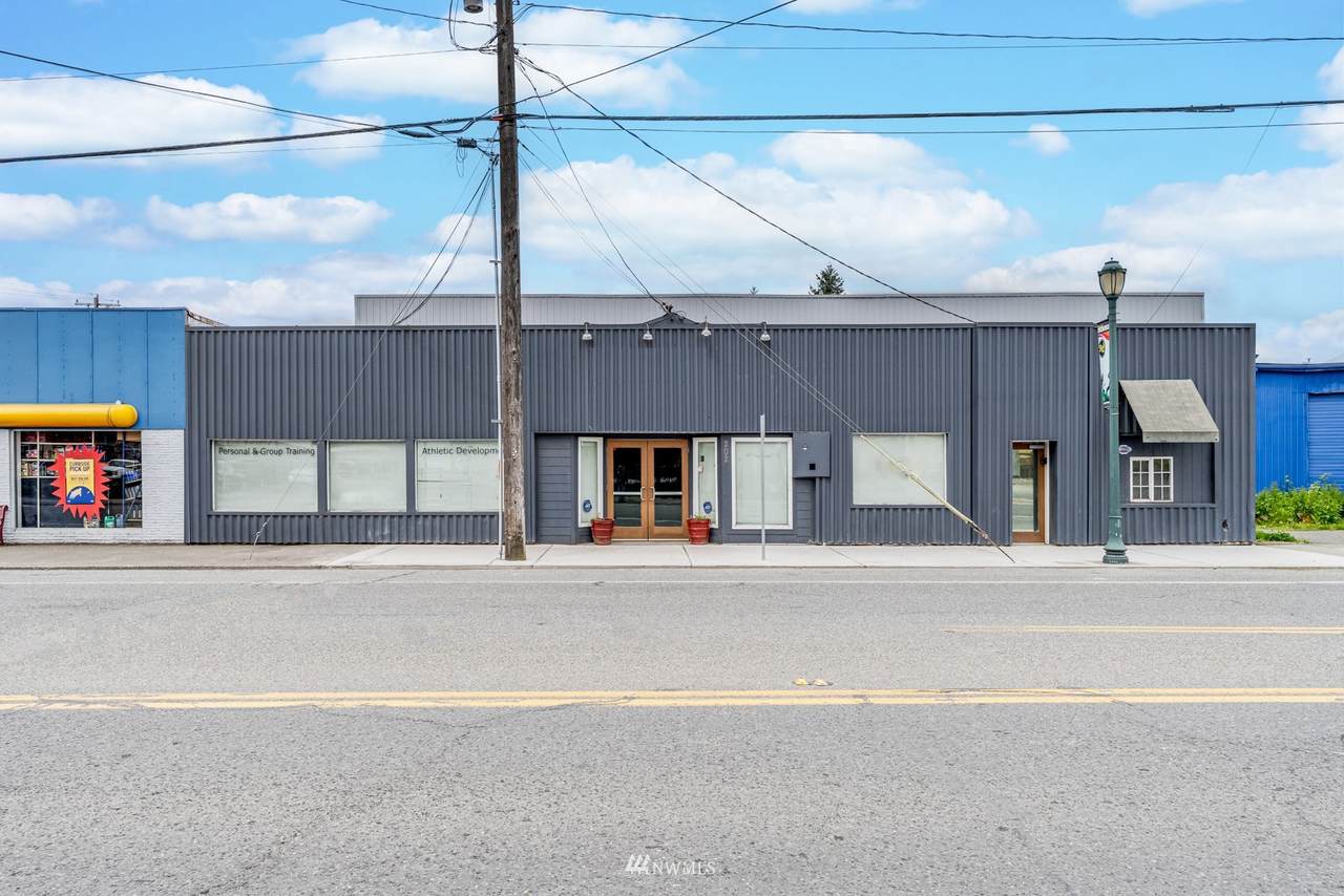 202 Lewis Street - Photo 1