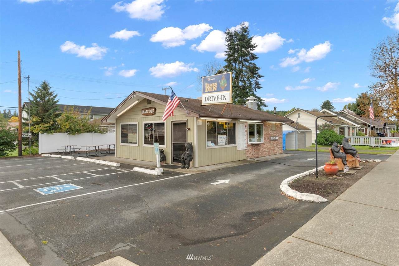 301 Simpson Avenue - Photo 1