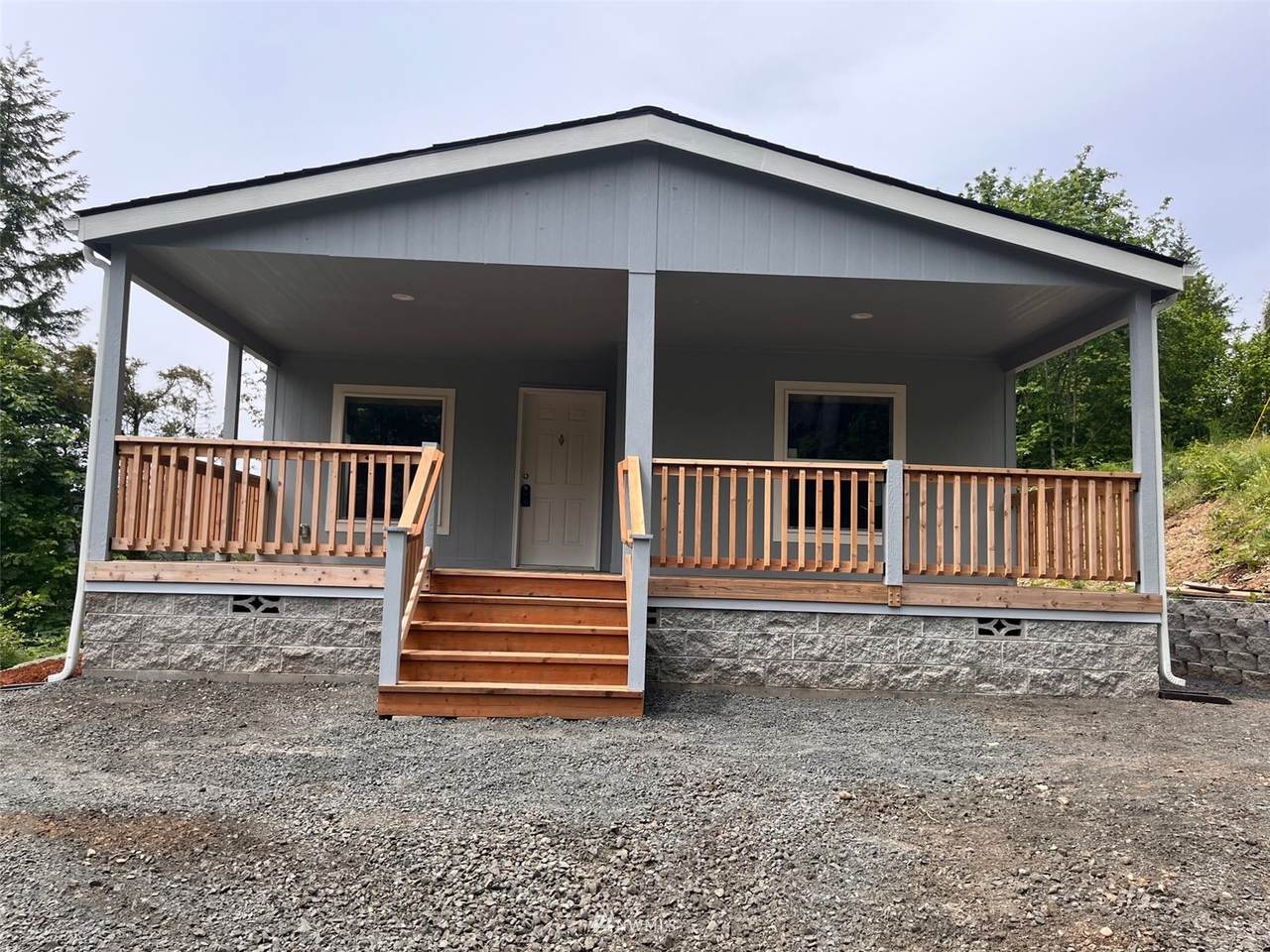 240 E Shorecrest Drive - Photo 1