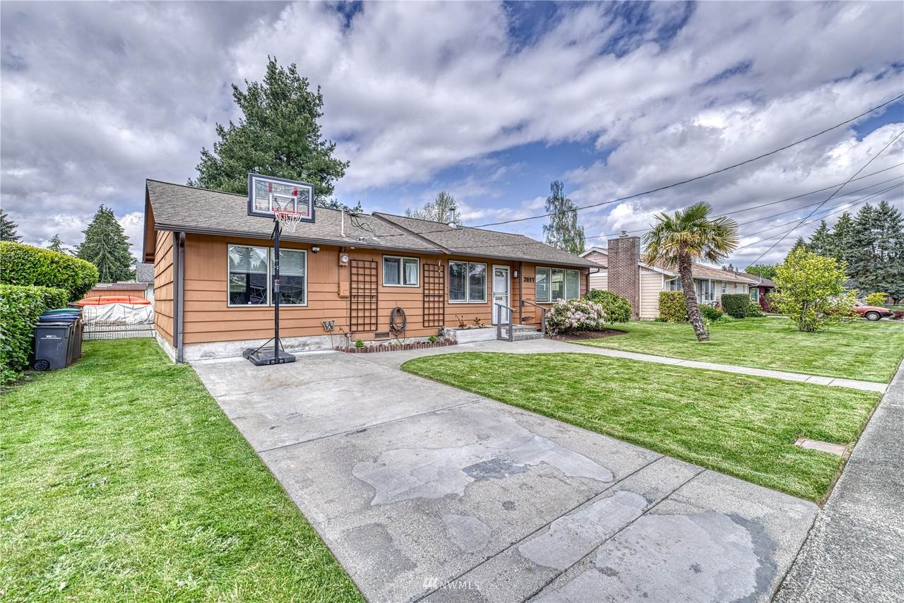 3017 Ryan Avenue - Photo 1