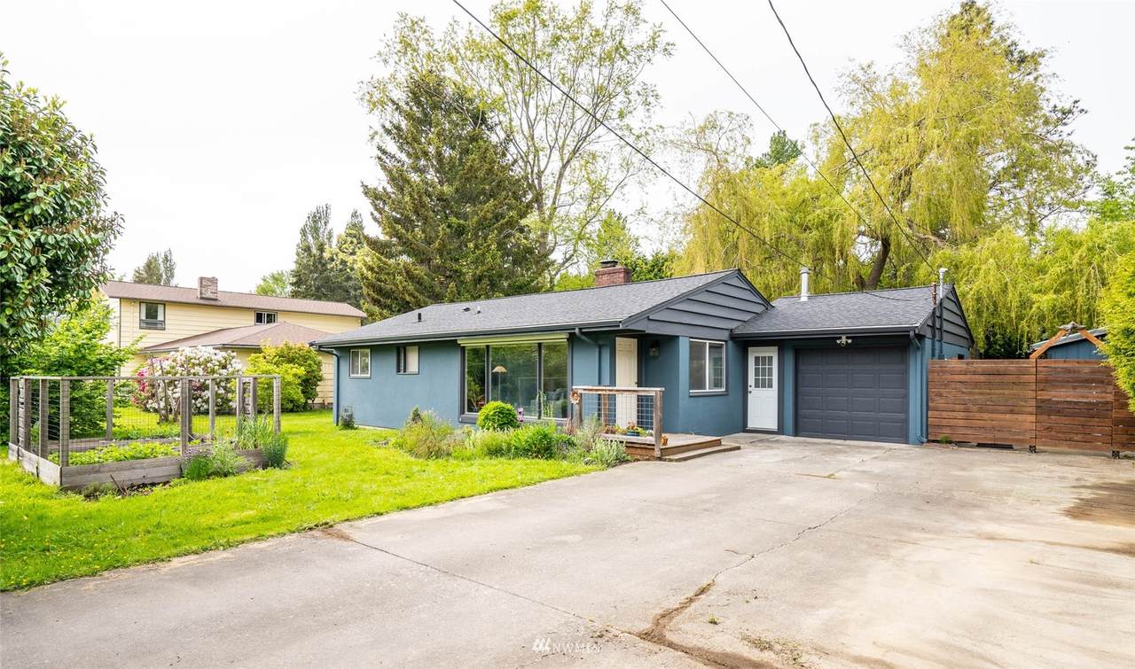 3200 Alderwood Avenue - Photo 1