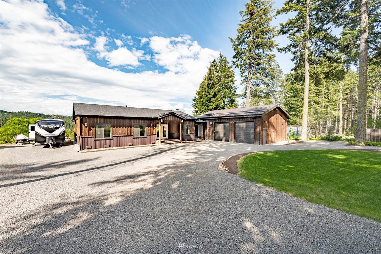 251 Crestview Drive - Photo 1