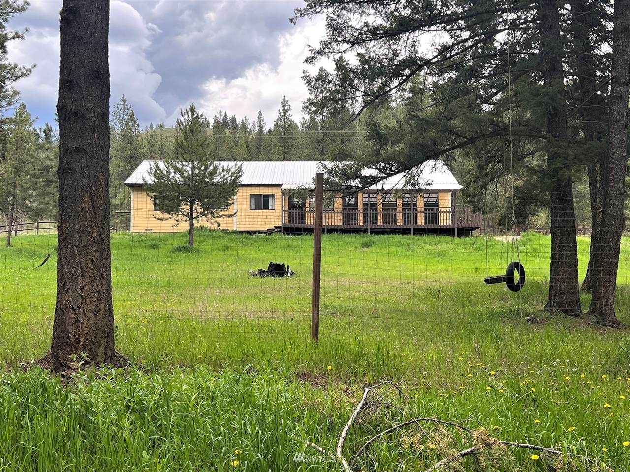 602 Toroda Creek Road - Photo 1