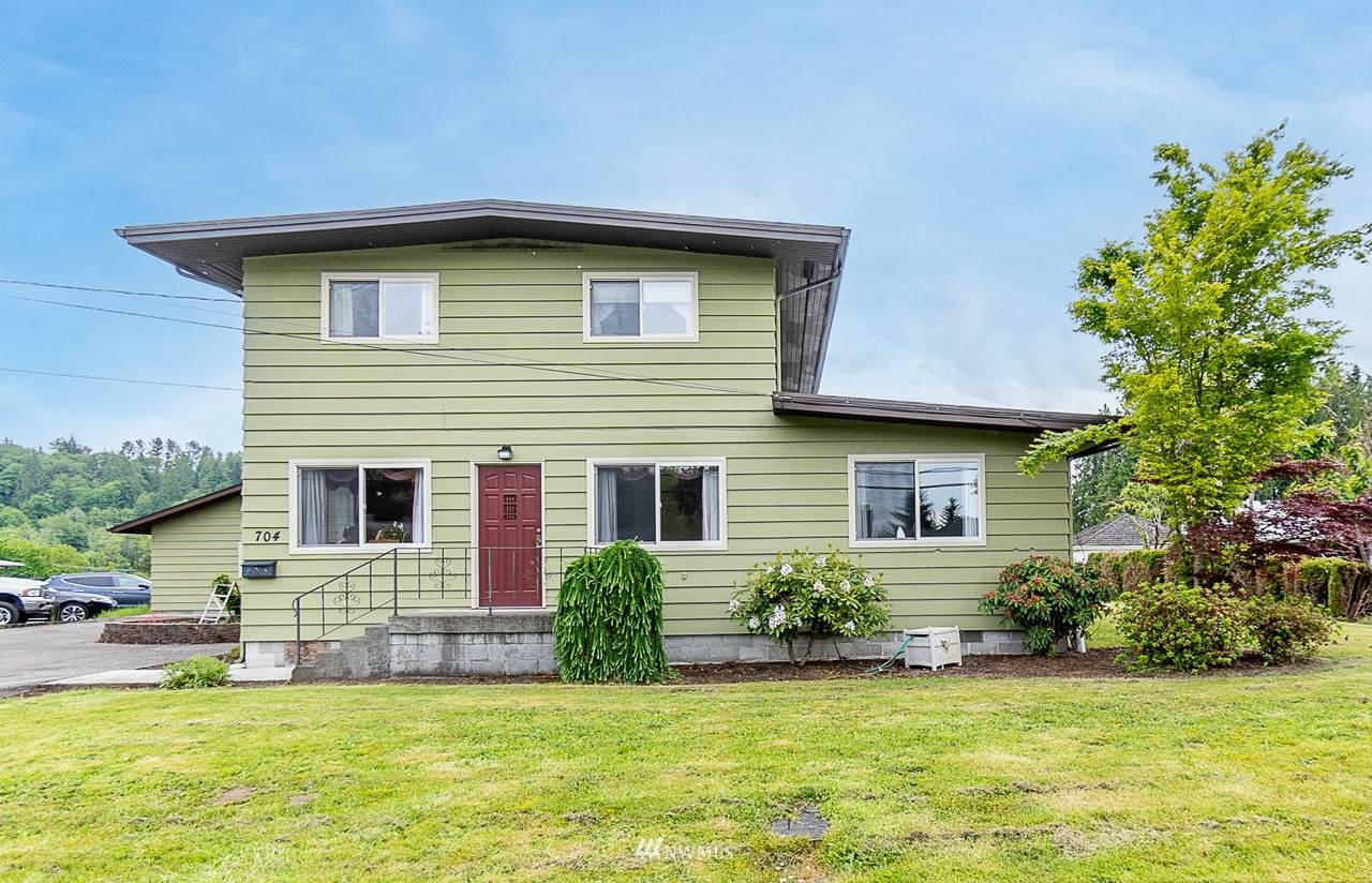 704 Highland Drive - Photo 1