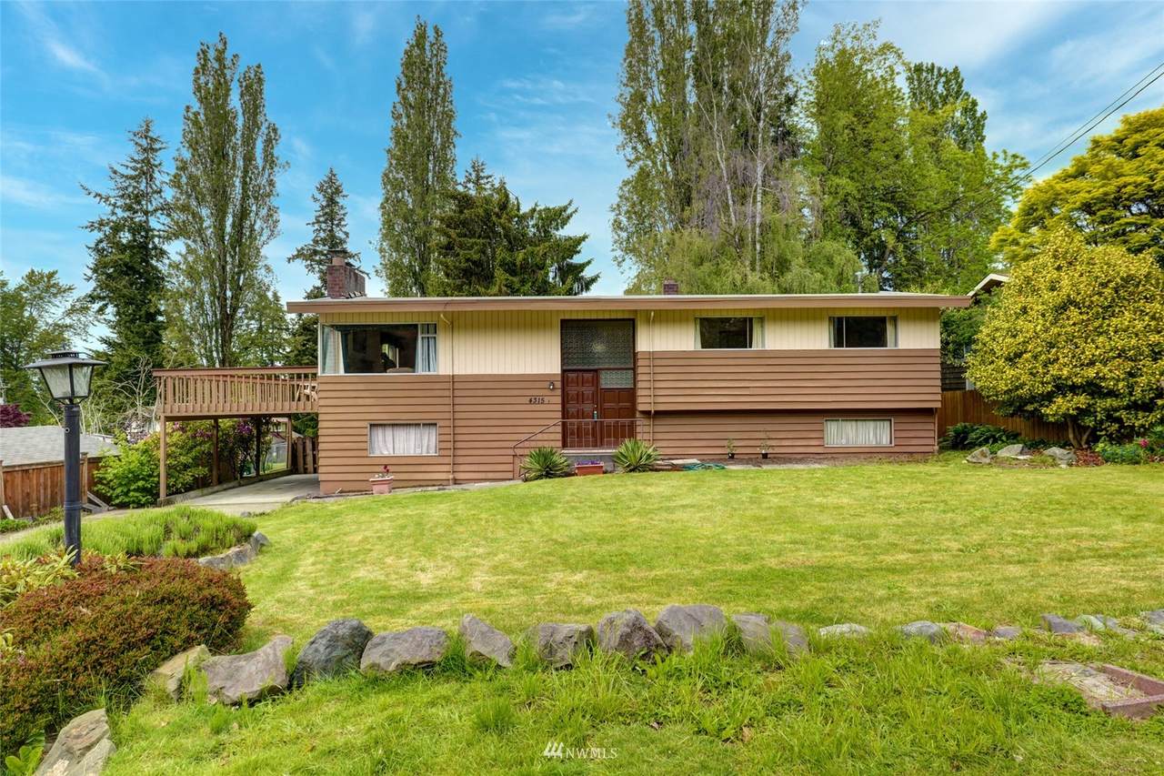 4315 156th Street - Photo 1