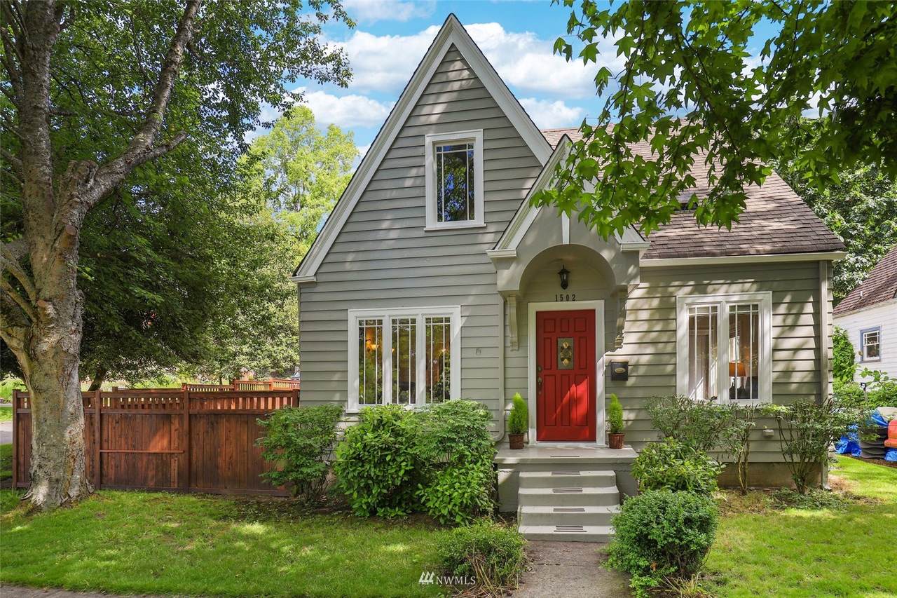 1502 10th Street - Photo 1