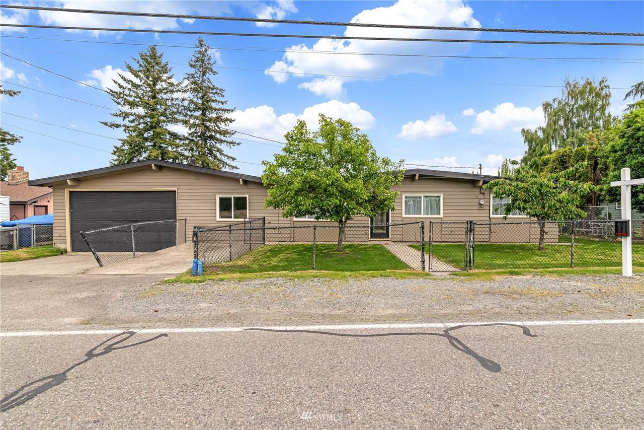 18460 4th Avenue - Photo 1