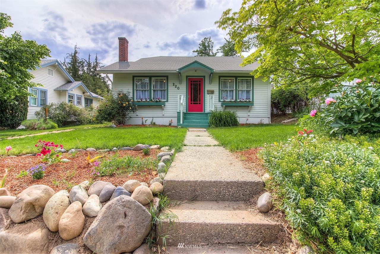 220 18th Avenue - Photo 1