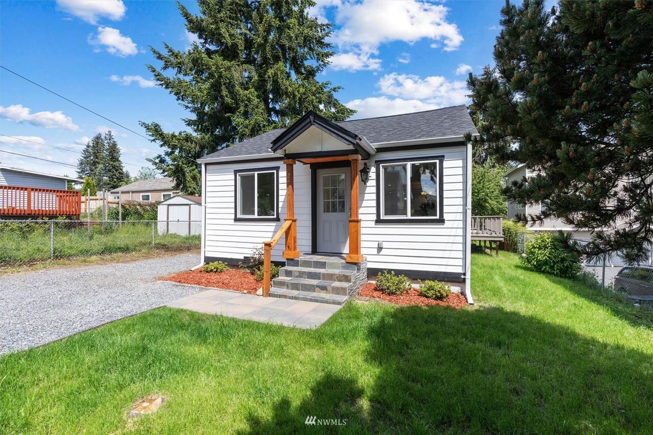 2429 Melvin Avenue - Photo 1