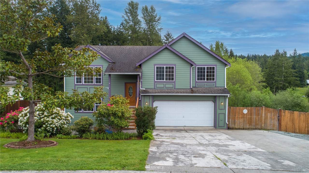 941 Erin Lane - Photo 1