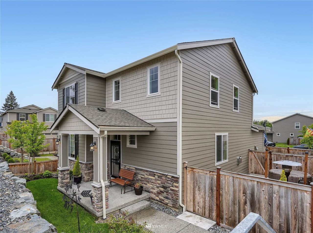 5502 87th Avenue - Photo 1