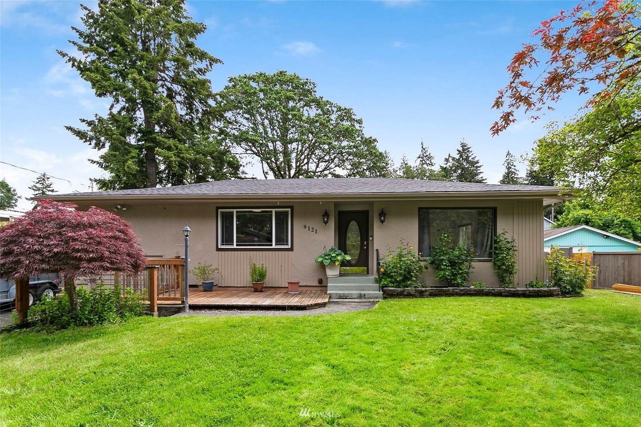 9121 Waverly Drive - Photo 1