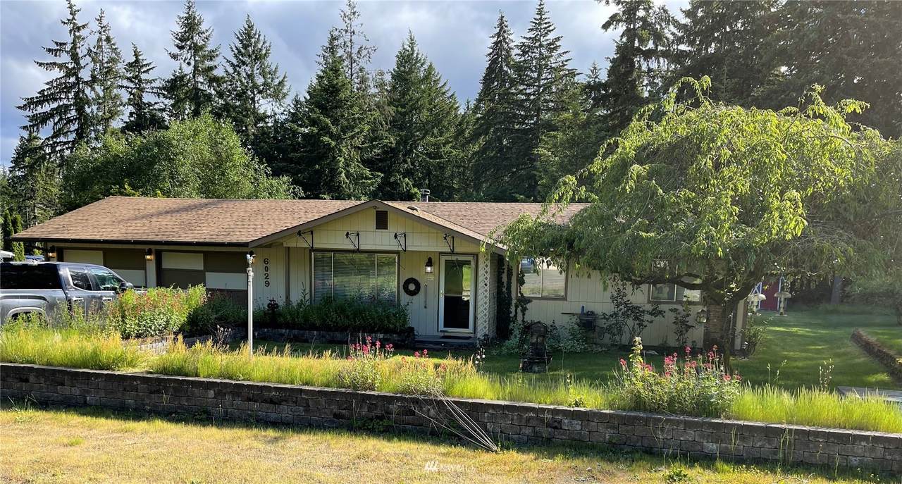 6029 Tolmie Drive - Photo 1
