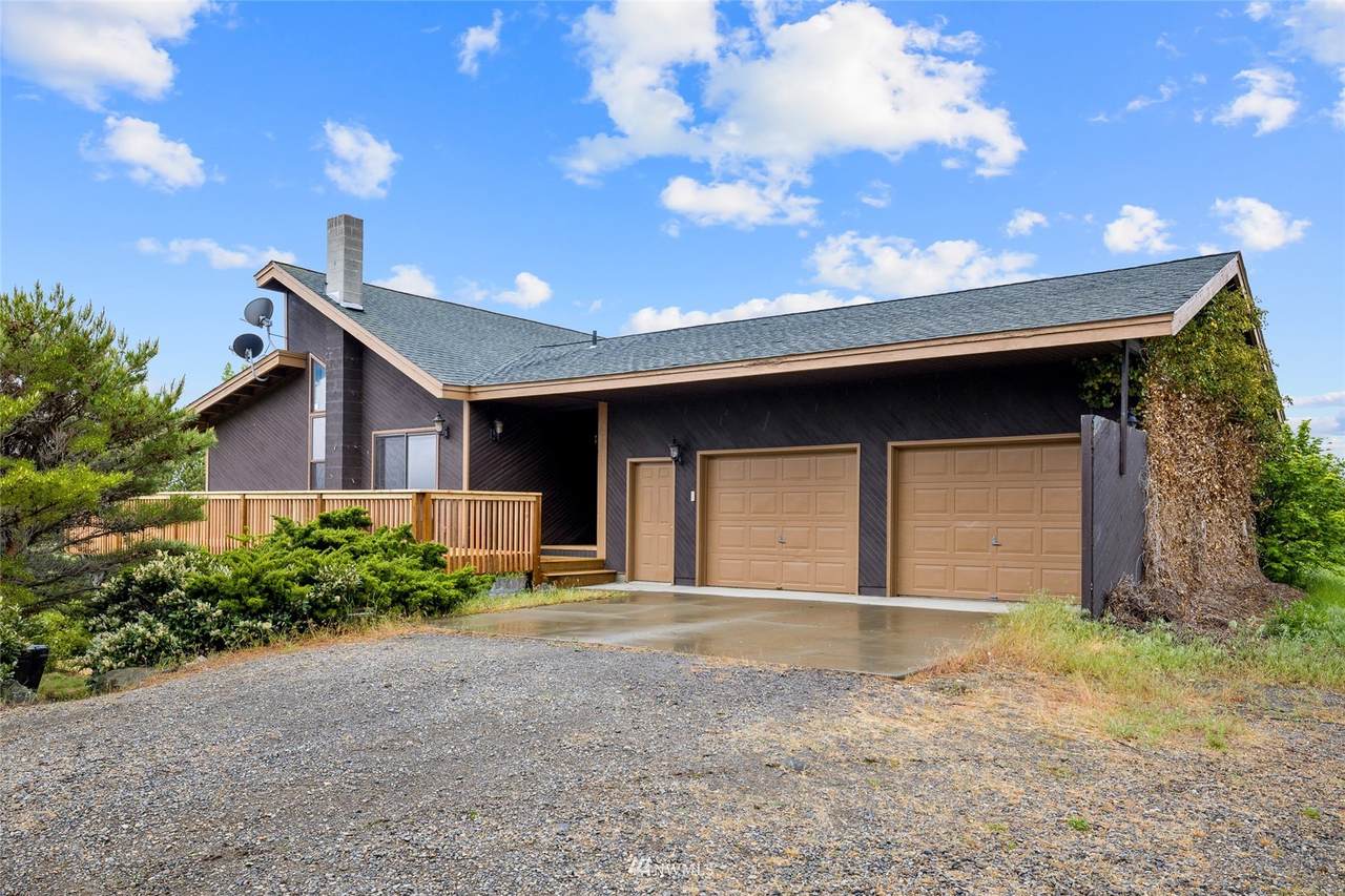 2831 Game Farm Road - Photo 1