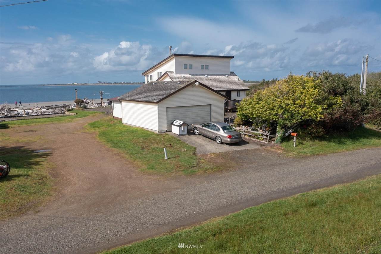 209 Marine View Drive - Photo 1