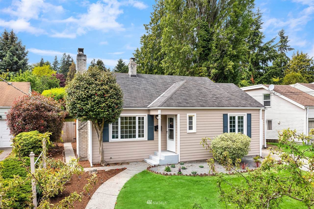 2807 35th Avenue - Photo 1