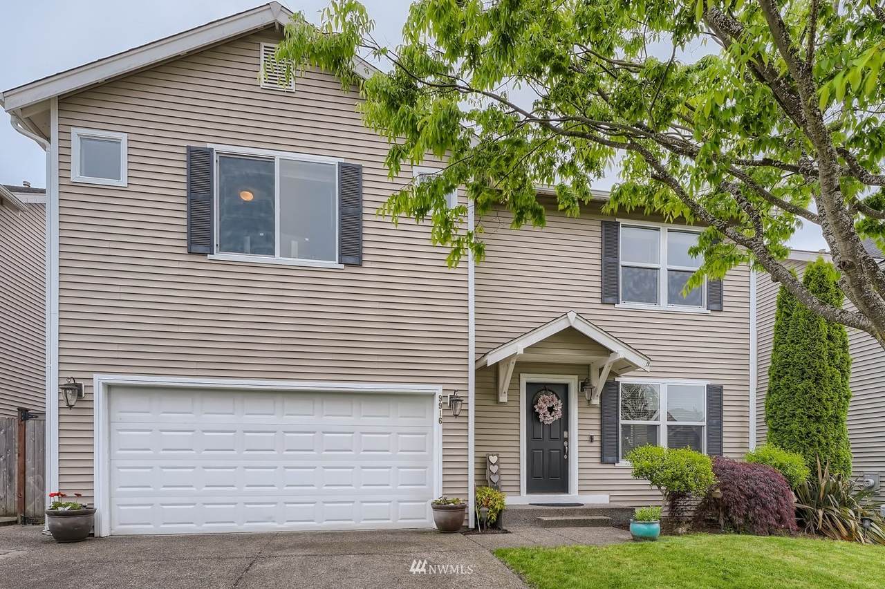 9916 195th Avenue - Photo 1