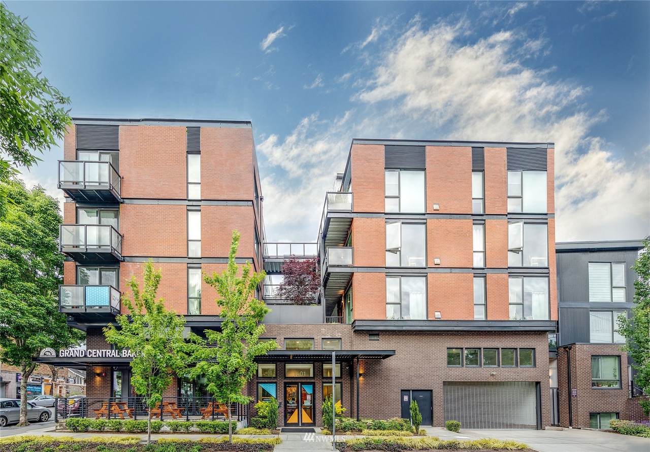 1601 45th Street - Photo 1