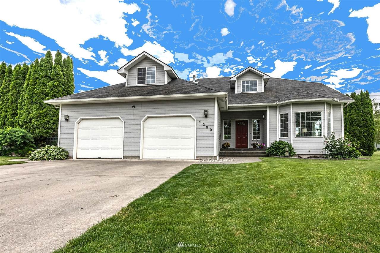 1239 Southview Drive - Photo 1