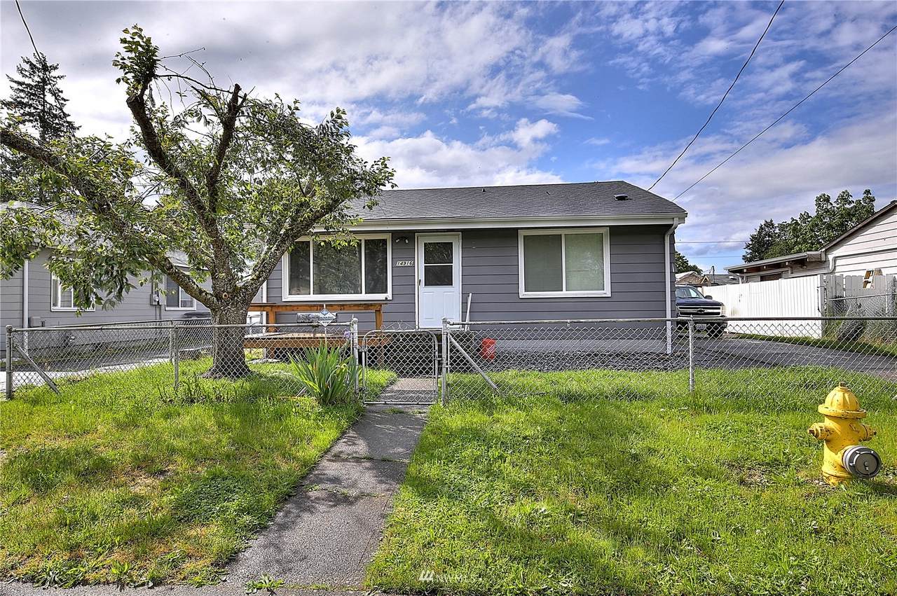 14916 Grant Avenue - Photo 1