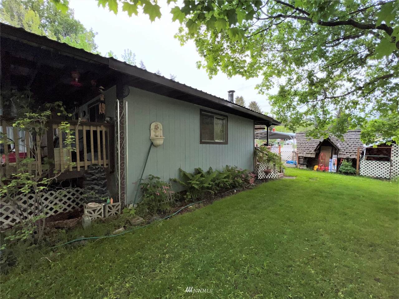 927 Hesse Boulevard - Photo 1