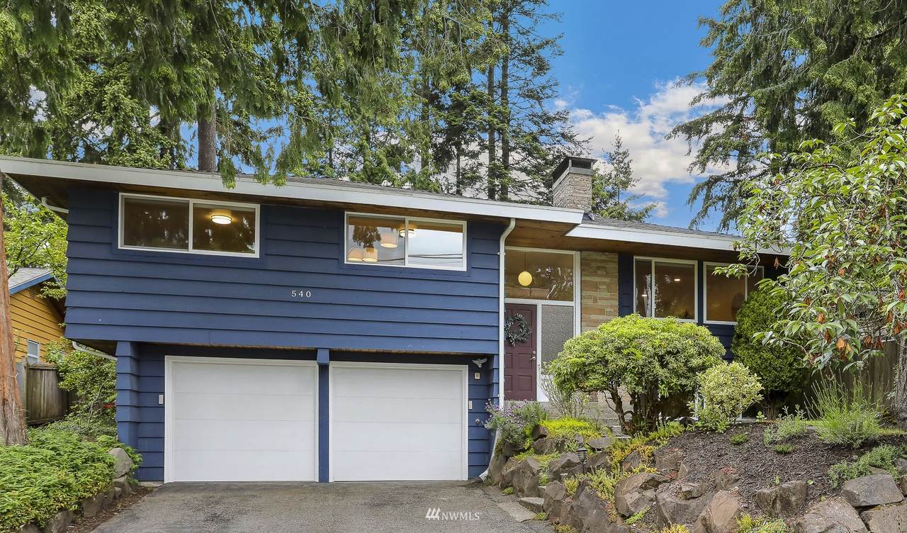 540 169th Street - Photo 1