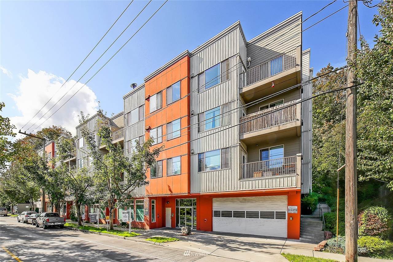 3213 Harbor Avenue - Photo 1