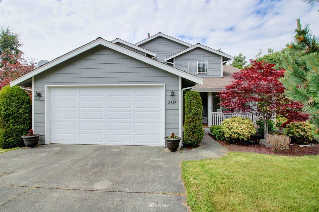 2118 Meadows Lane - Photo 1