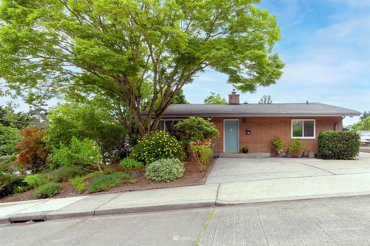 7775 52nd Avenue - Photo 1